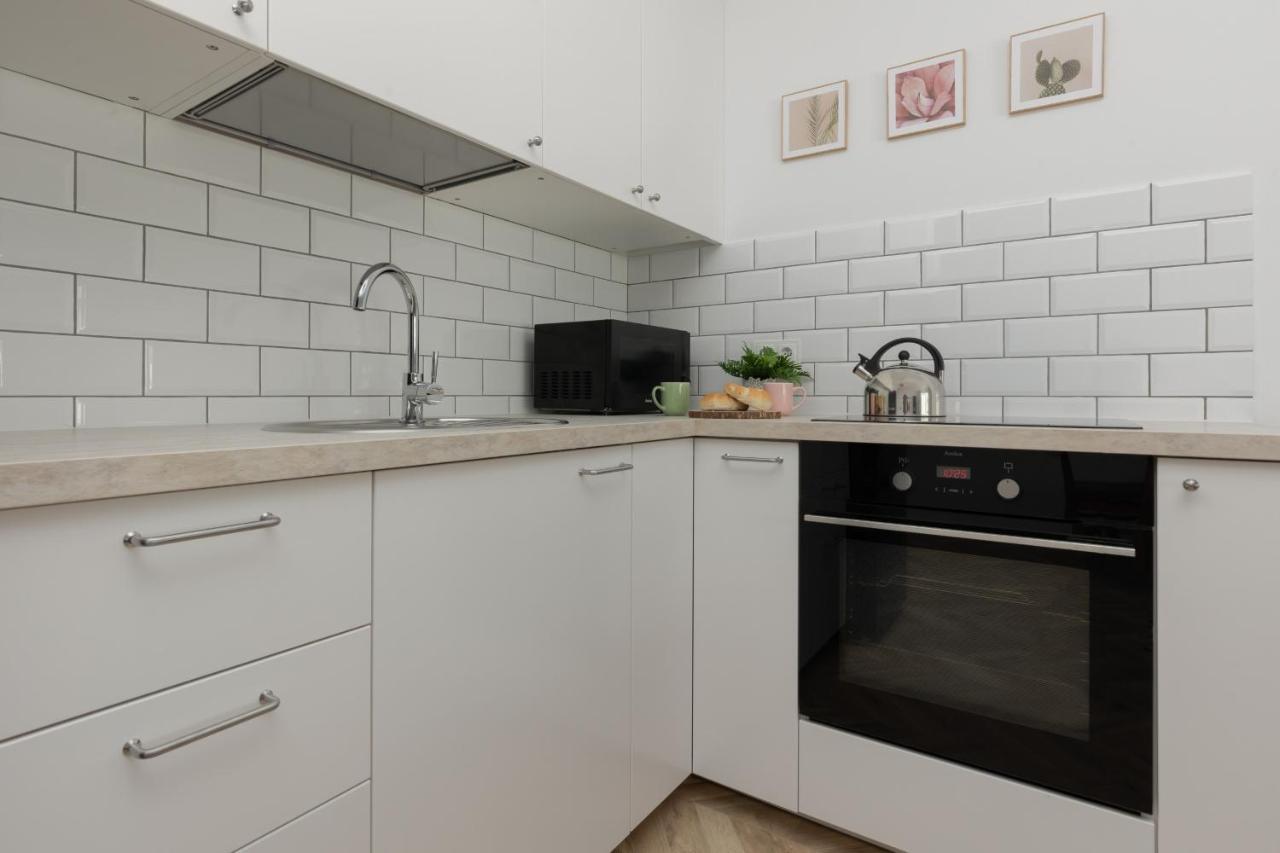 Ursus Sunny Studio For 4 Guests With Parking & Balcony By Noclegi Renters Warsaw Exterior photo